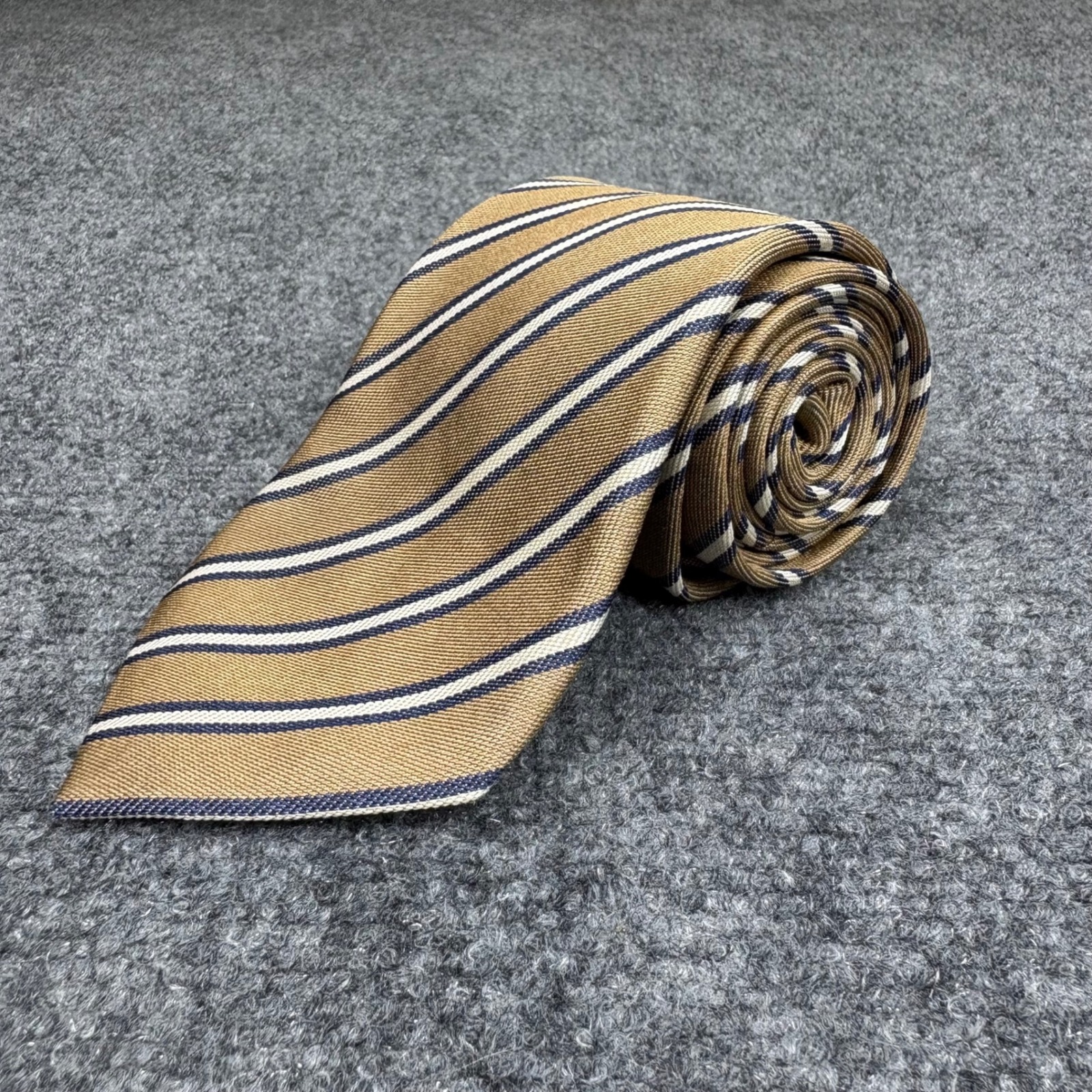 Suitsupply Mens Silk Necktie Gold Navy Blue White Diagonal Striped Classic Tie